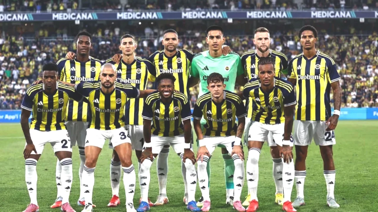 Fenerbahçe'nin UEFA Avrupa Ligi 2025-2026 İsim Listesi Açıklandı!